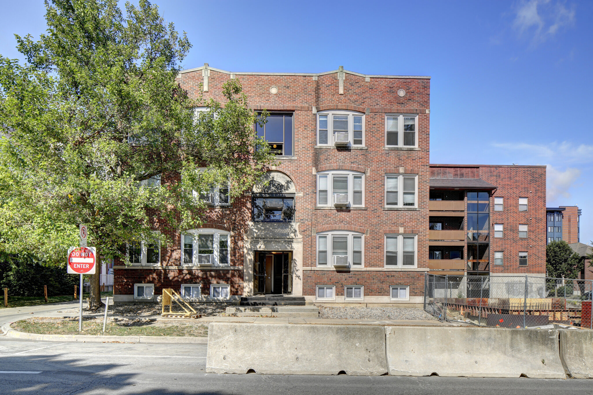 418_903 S 4th Exterior 1